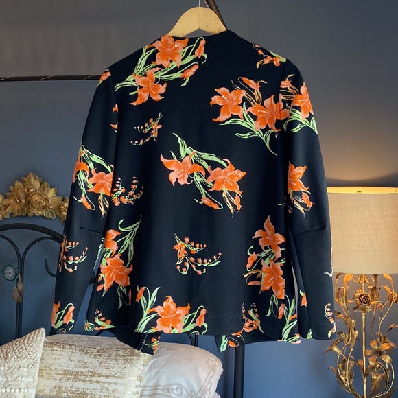 Vintage 1970s Black and Peach Lily Floral Print Cardigan - Picture 3 of 4